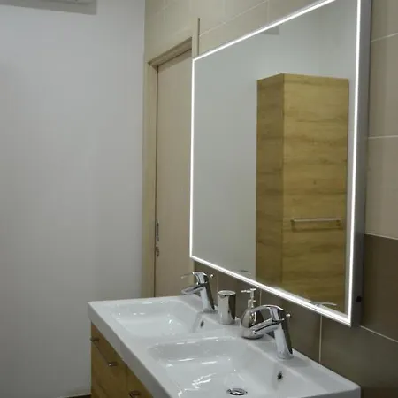 Kancler Apartment *